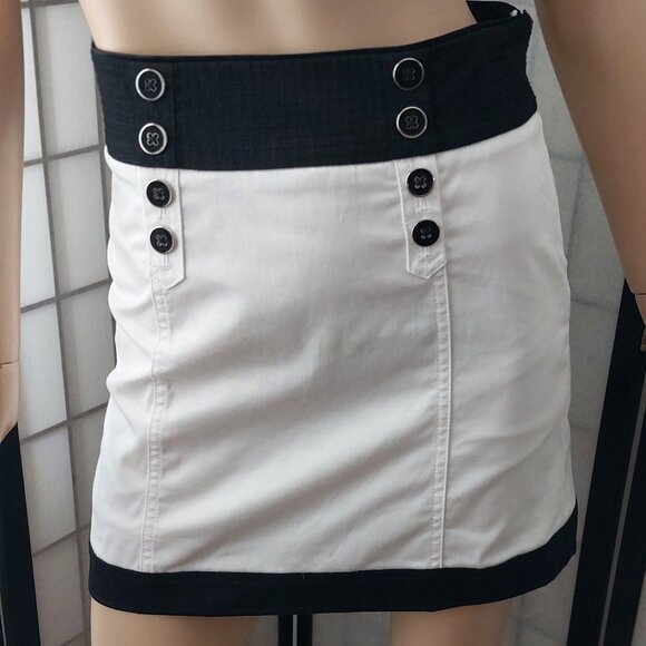 WHBM Nautical Vibe Colorblock mini Skirt with Decorative Buttons Sz 0 - Picture 4 of 8